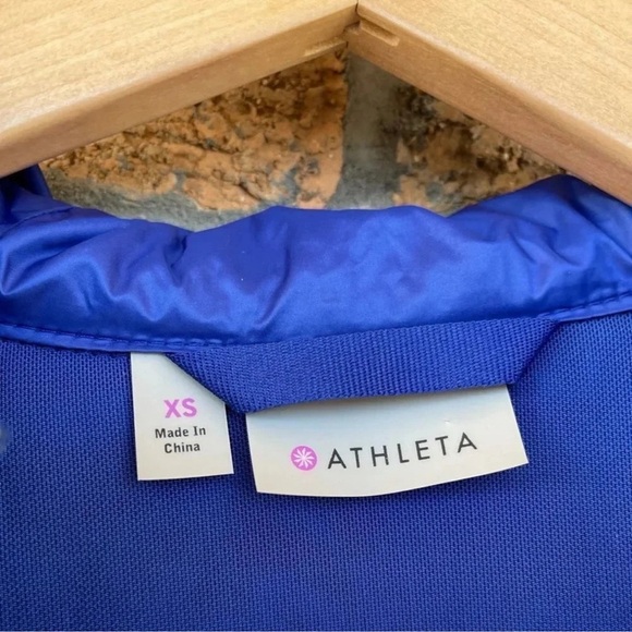 Athleta Women's Jacket Coat Blue Quilted
Fitted XS - Picture 5 of 9